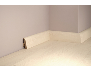 Furnierleiste SL-410 Esche Weiß versiegelt geschliffen 2500x40x18mm Furnierleiste SL-410 Esche Weiß versiegelt geschliffen 2500x40x18mm